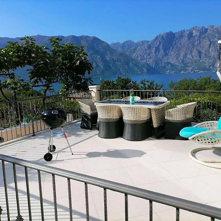 Blue Bay 2 Bedroom Apartment Prčanj Kültér fotó