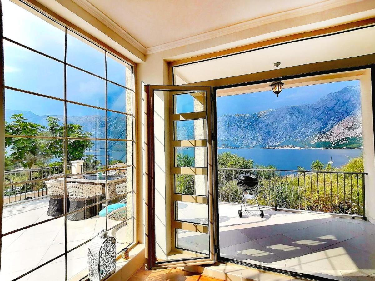 Blue Bay 2 Bedroom Apartment Prčanj Kültér fotó