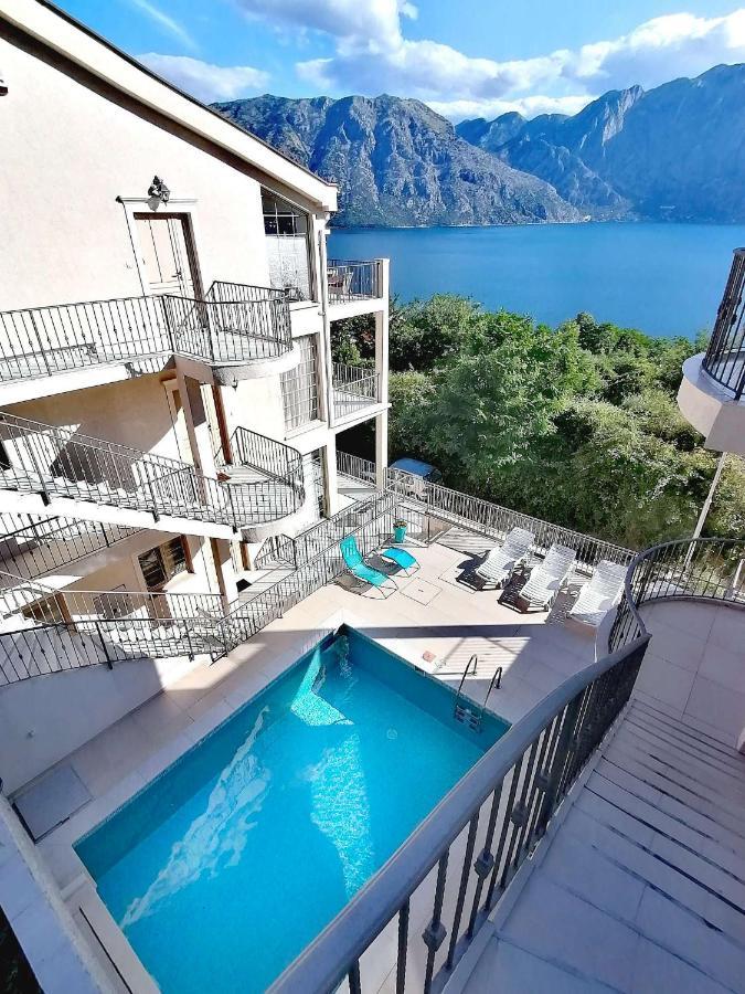Blue Bay 2 Bedroom Apartment Prčanj Kültér fotó