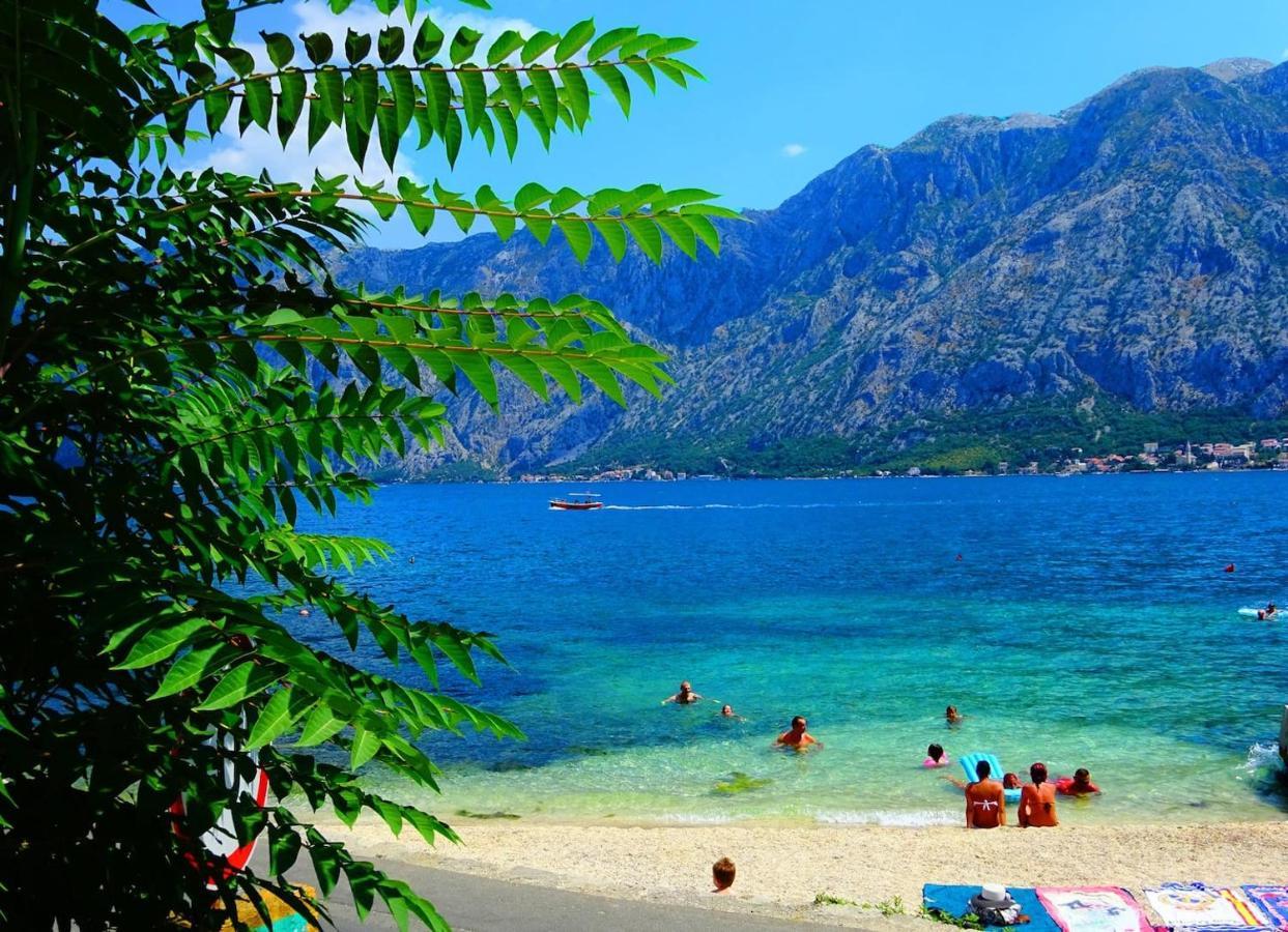 Blue Bay 2 Bedroom Apartment Prčanj Kültér fotó