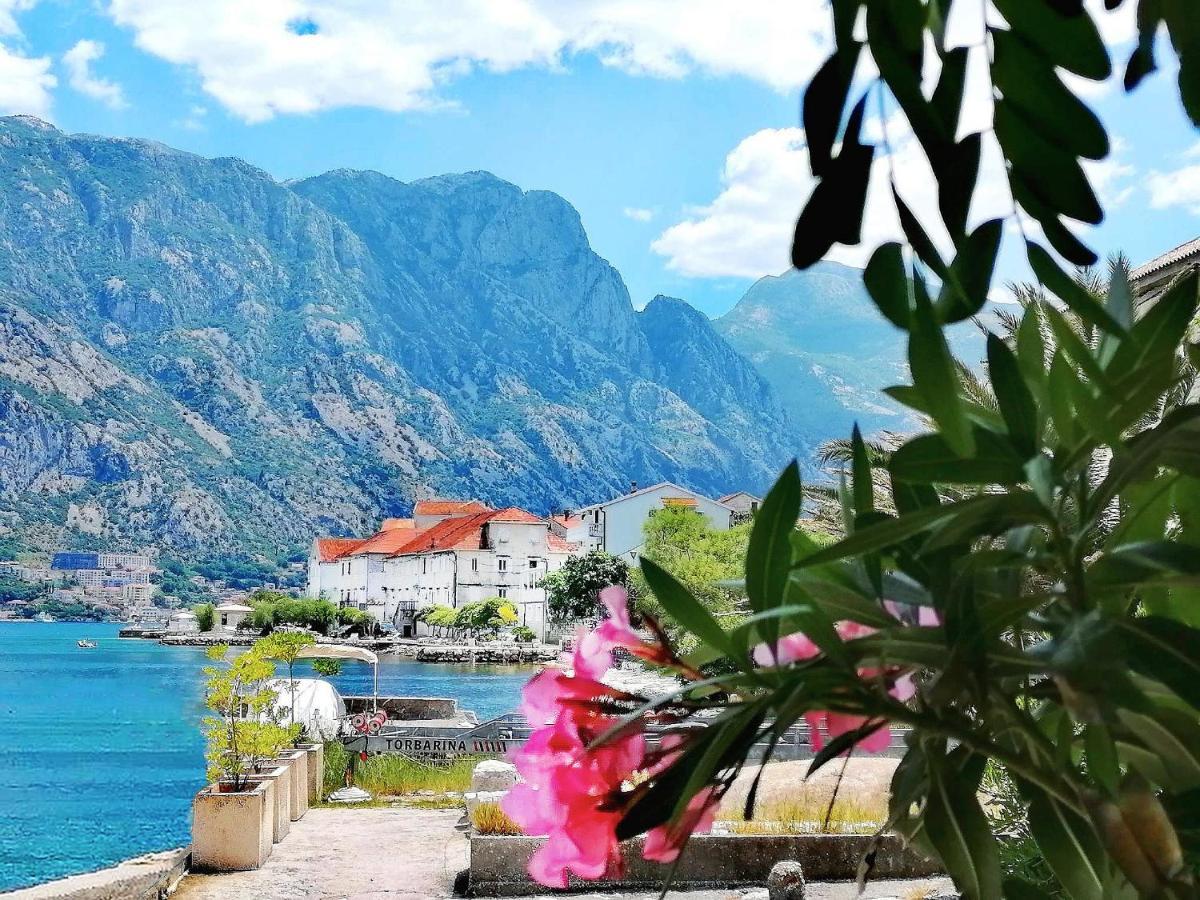 Blue Bay 2 Bedroom Apartment Prčanj Kültér fotó